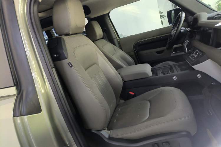 Used Land Rover Defender 2021 90 P400 Classic Reproduction Edition