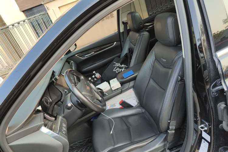 Used Cadillac XT5 2018 25T Luxury Model
