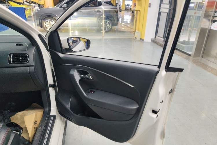 Used Volkswagen Polo 2015 1.4TSI GTI
