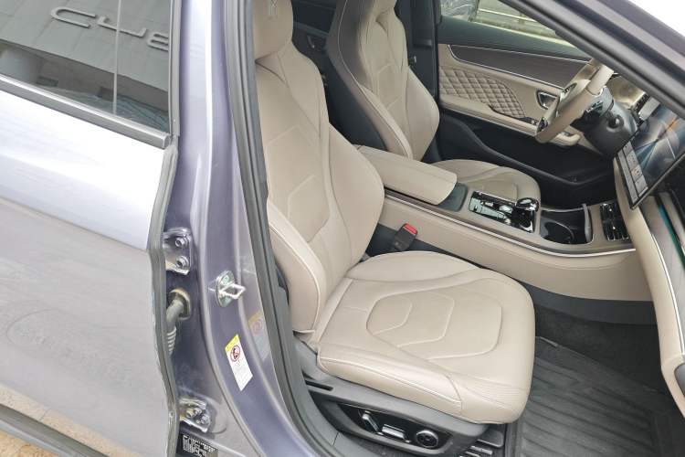 Used BYD Han 2024 EV Glory Edition 610 km All-Wheel Drive "Tian Shen Zhi Jia" Intelligent Driving Model