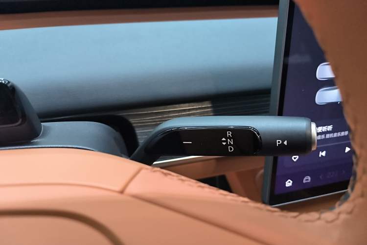 Used ONVO L60 2024 60 kWh Rear-Drive Version