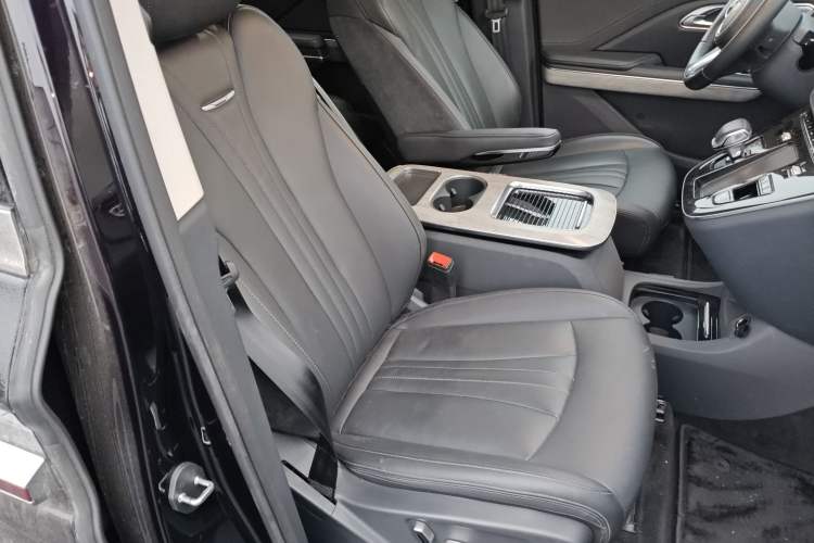 Used Hongqi HQ9 PHEV 2024 2.0T Four-Wheel Drive Business Edition
