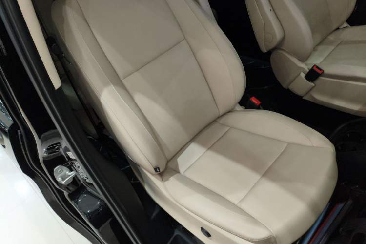 Used Mercedes-Benz Vito 2023 2.0T Business Version 7 Seats