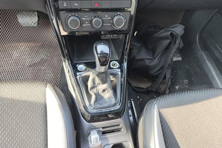 Used Volkswagen Tacqua 2023 200TSI DSG Joy-Connect Edition