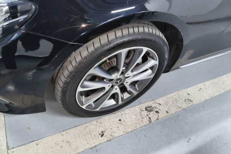 Used Mercedes-Benz E-Class 2019 E 200 L
