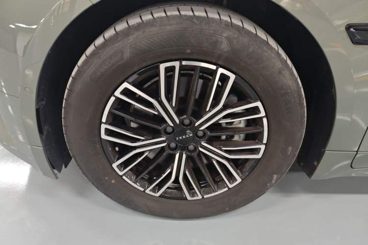 Used Zeekr 001 2024 WE Edition 100 kWh Rear-Drive
