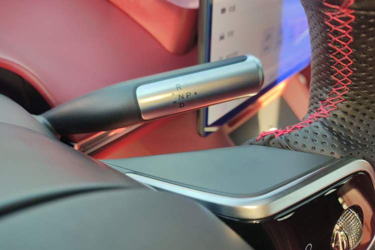 Used Hima Luxeed R7 2025 Range-Extended Version 251 km Max
