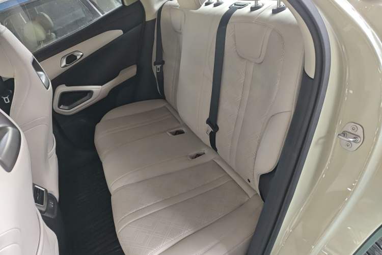 Used BYD Yuan UP 2025 Intelligent Driving Version 401 km Leading Edition
