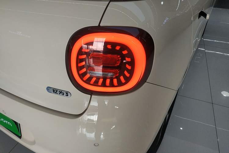 Used  3 2023 505km Pro
