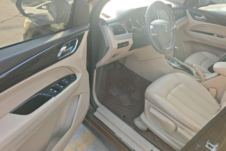 Used Baojun 730 2016 1.8L iAMT Luxury Model 7 Seats