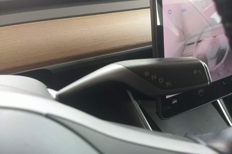 Used Tesla Model 3 2019 Long-Range Rear-Wheel-Drive Version