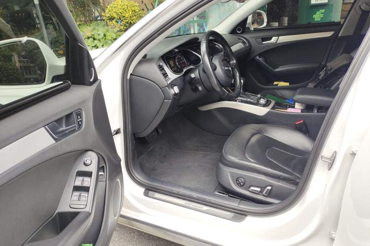 Used Audi A4 (Import) 2014 40 TFSI allroad quattro plus version
