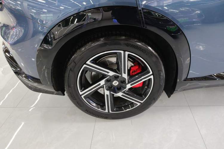 Used  YU7 2025 Ultra-Long Range High-Performance All-Wheel-Drive Max Edition
