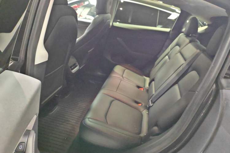 Used Tesla Model Y 2021 Long-Range All-Wheel-Drive Version
