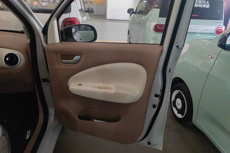 Used Wuling Hongguang MINIEV 2025 Four-Door Version Advanced Edition
