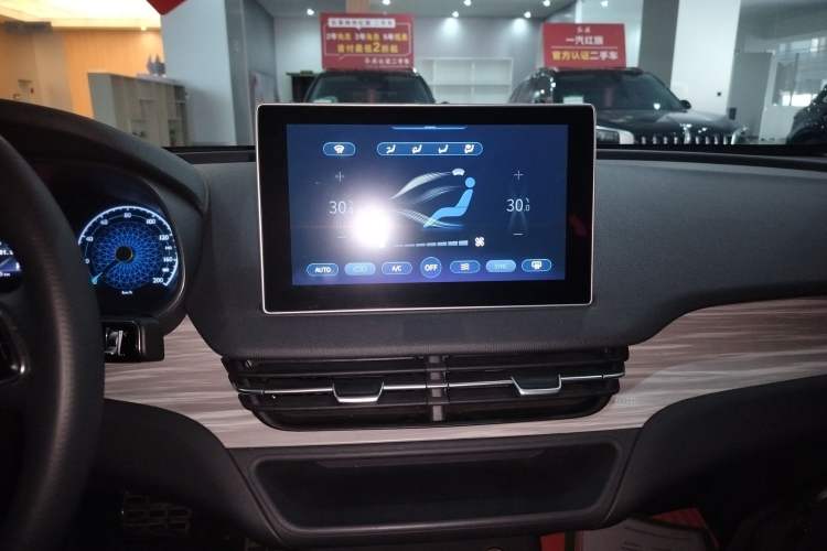 Used Hongqi E-QM5 2023 620km PLUS
