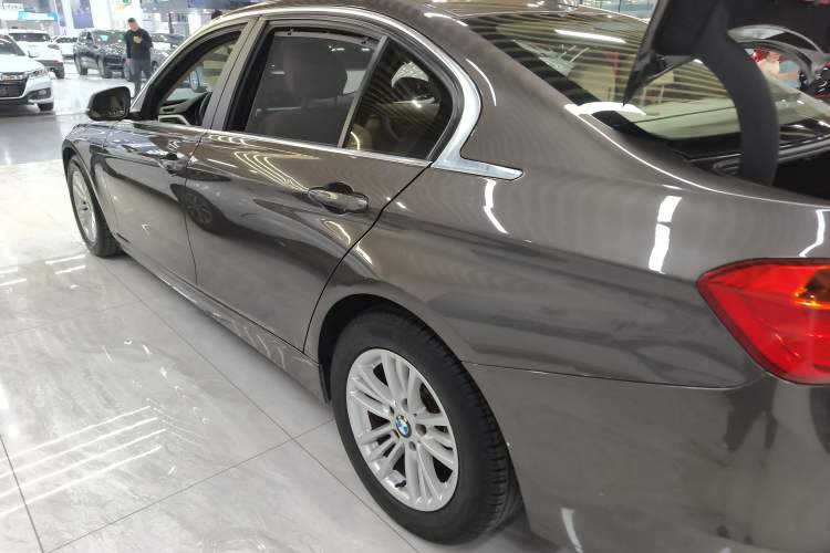 Used BMW 3 Series 2014 320Li Fashion Model
