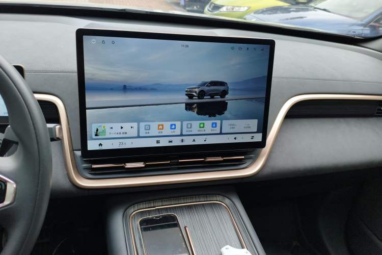 Used  eπ008 2024 210Max Range-Extended Version 6 Seats