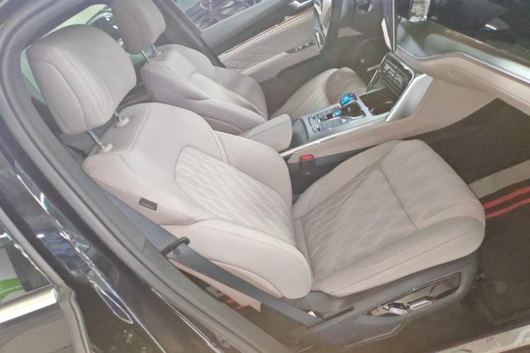 Used BYD Tang New Energy 2024 DM-p Glory Edition 215KM All-Wheel-Drive Premium Model
