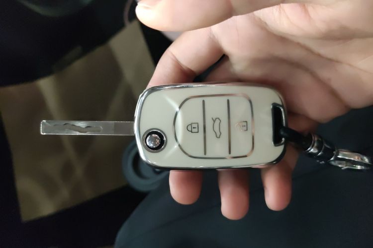 Used Wuling Hongguang MINIEV 2021 Macaron Sandwich Model 120 km Lithium NMC
