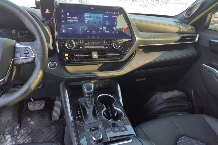 Used Toyota Crown Kluger 2022 2.0T Four-Wheel Drive Prestige Edition
