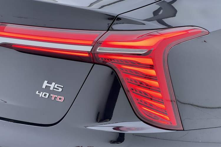 Used Hongqi H5 2023 2.0T Automatic Smart Connect Flagship Edition
