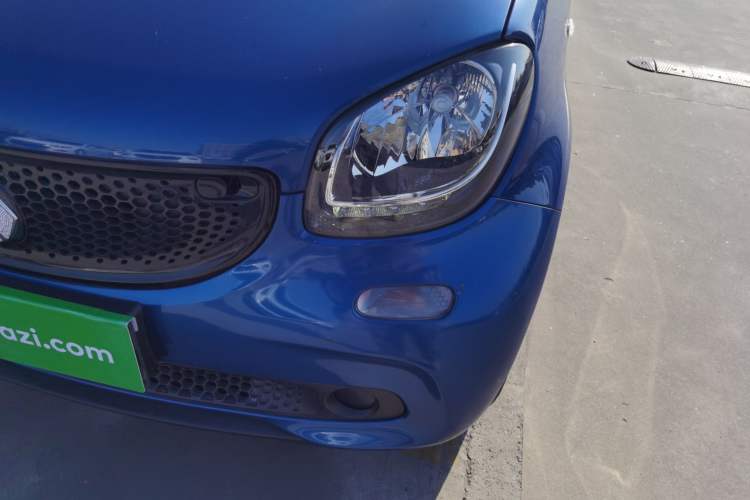 Used  forfour 2016 1.0L 52 kW Passion Edition
