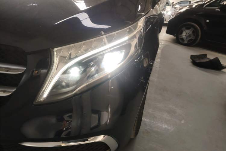 Used Mercedes-Benz V-Class 2021 V 260 Avantgarde Edition
