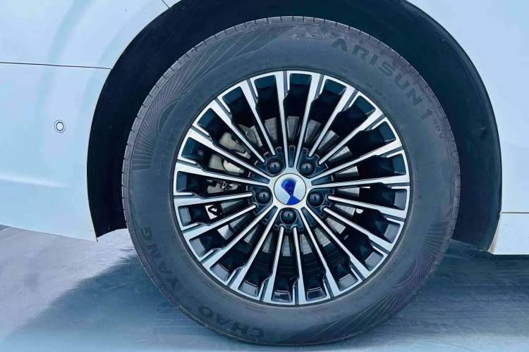 Used Denza D9 2022 DM-i 970 Four-Wheel Drive Flagship Model