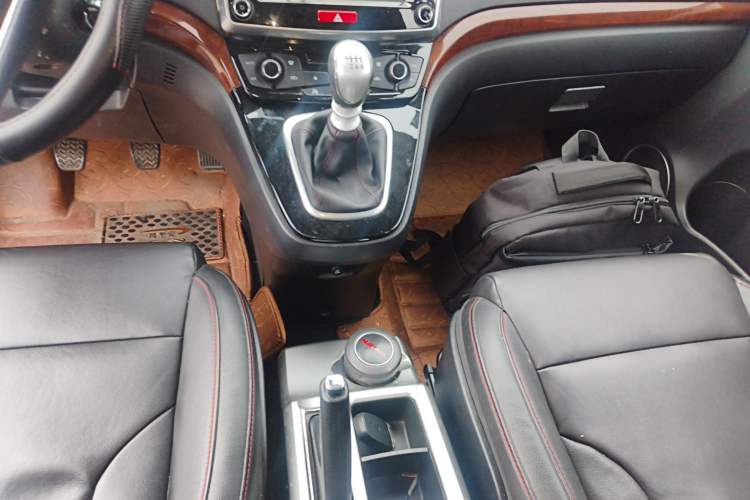 Used Haval H6 2013 Sports Edition 1.5T Manual Two-Wheel Drive Elite Model
