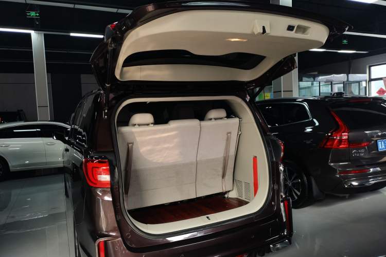 Used Buick GL8 2018 ES 28T Comfort Model China VI Standard