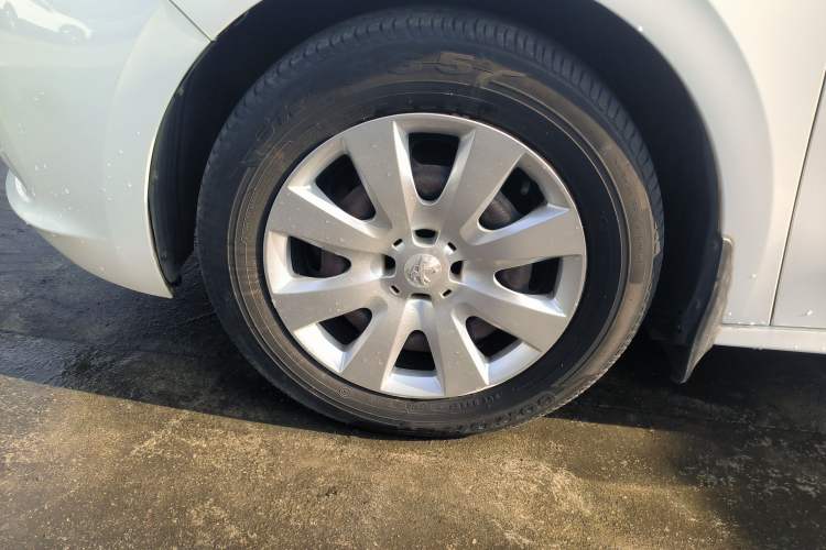 Used Peugeot 301 2014 1.6L Manual Comfort Edition
