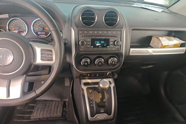 Used  Compass 2014 Revised Version 2.4L Four-Wheel Drive Comfort Edition