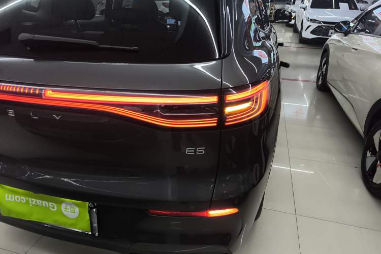 Used  E5 2024 530km Starship Edition
