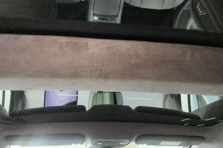 Used Hima Luxeed S7 2025 855 km Max
