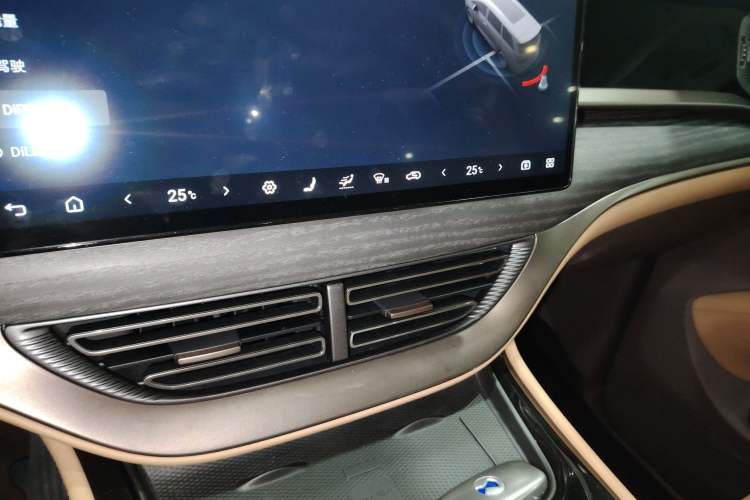 Used Denza D9 2022 DM-i 970 Four-Wheel Drive Prestige Model