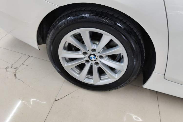 Used BMW 5 Series 2014 520i Elegant Edition

