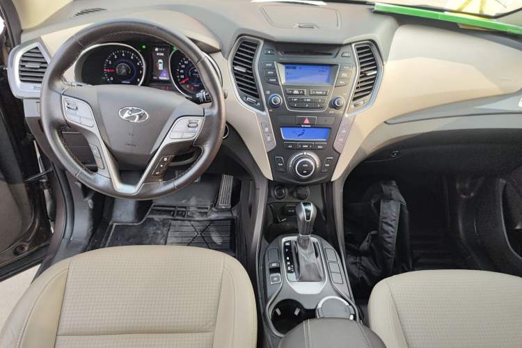 Used Hyundai Santa Fe 2013 2.4L Automatic Two-Wheel Drive Smart Version
