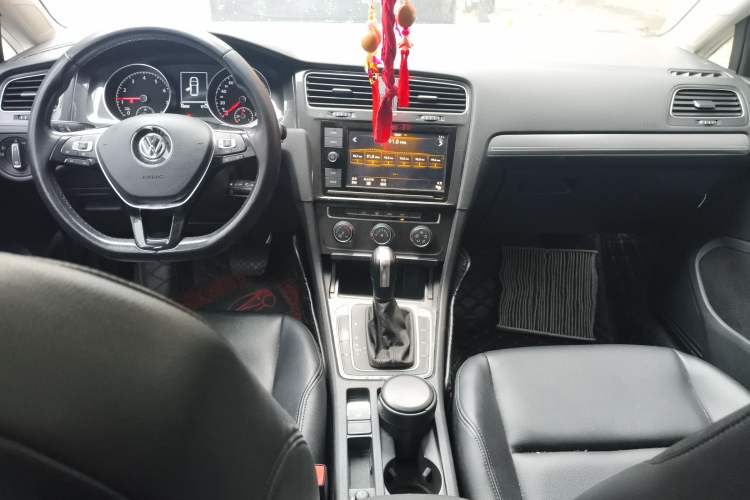 Used Volkswagen Golf 2019 200TSI DSG Comfort & Ambition Edition China VI Standard
