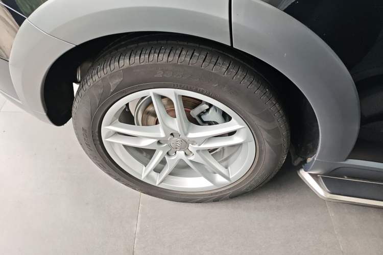 Used Audi Q5 2017 Plus 40 TFSI Technology Model
