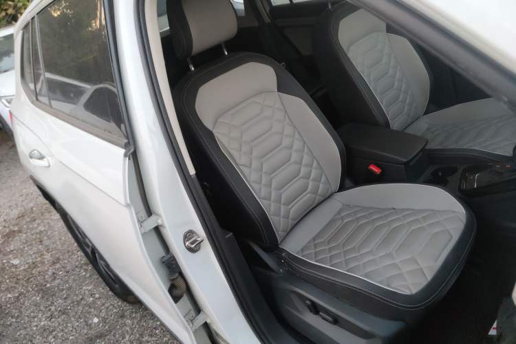 Used Volkswagen Tayron 2023 300TSI Two-Wheel-Drive Luxury Plus Advanced Edition
