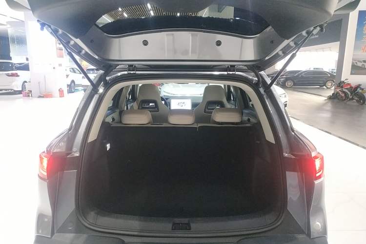 Used BYD Yuan UP 2025 Intelligent Driving Version 401 km Beyond-Range Edition