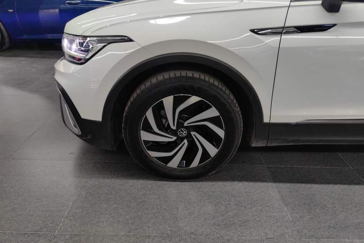 Used Volkswagen Tiguan L 2023 330TSI Automatic Two-Wheel Drive Smart Edition