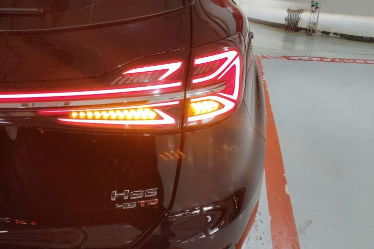 Used Hongqi HS5 2025 2.0T All-Wheel-Drive Flagship Pro Edition
