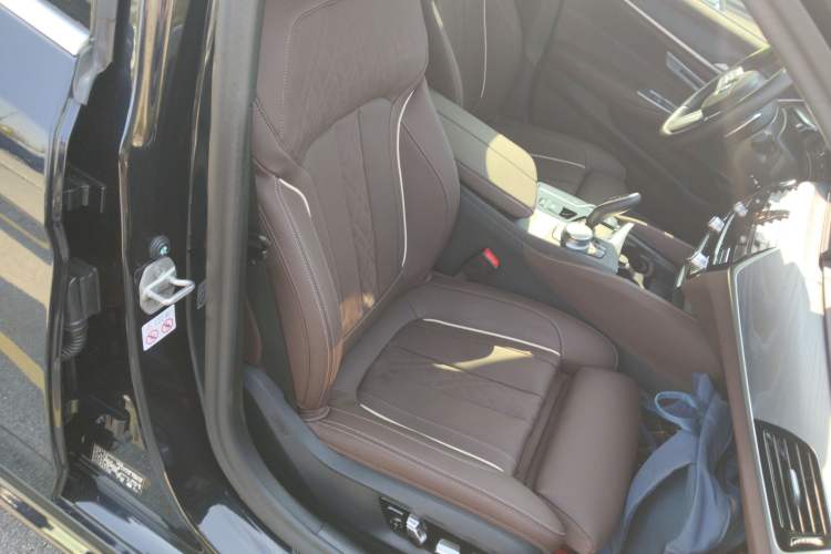 Used BMW 5 Series 2023 530Li Luxury Edition M Sport Package
