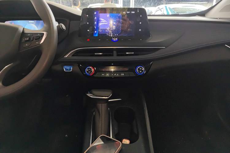 Used Buick Velite 6 2023 430km Range Commuter Version
