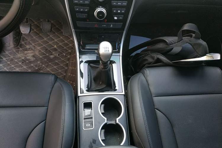 Used Haval H2 2017 Red-Label 1.5T Manual Two-Wheel Drive Comfort Model
