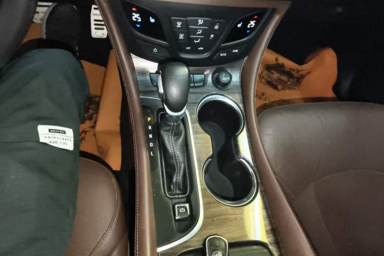 Used Buick Envision 2016 20T Two-Wheel-Drive Elite Model
