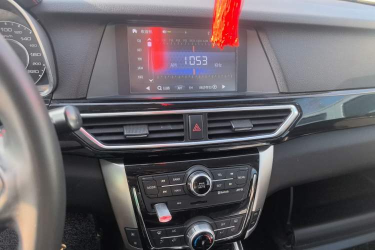 Used Zotye Domy X5 2015 1.5T CVT Landlord Edition China V Standard
