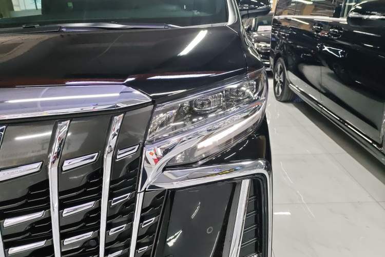 Used Toyota Alphard 2021 Dual-Motor 2.5L Premium Edition
